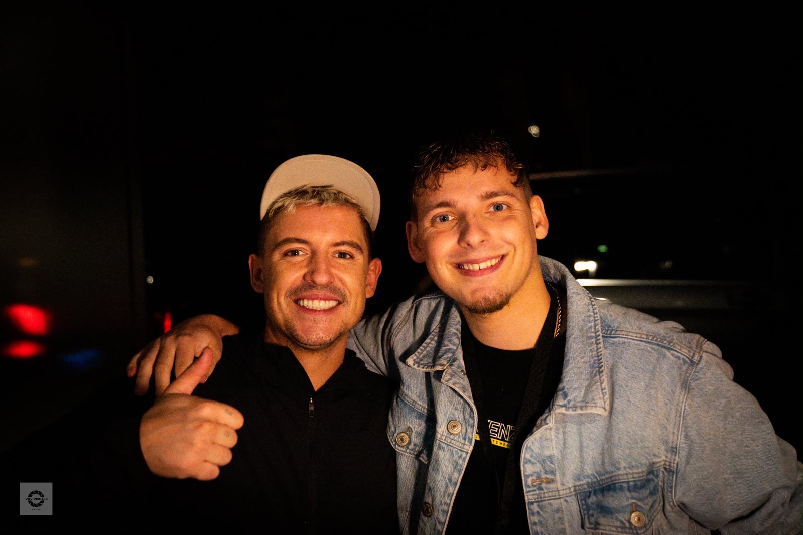 Behind-the-scenes duo tijdens een short-form draaidag